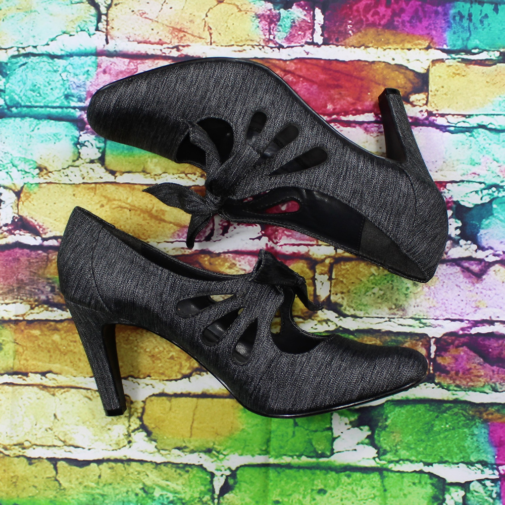 EUC Ann Marino Tweed Bow Pumps